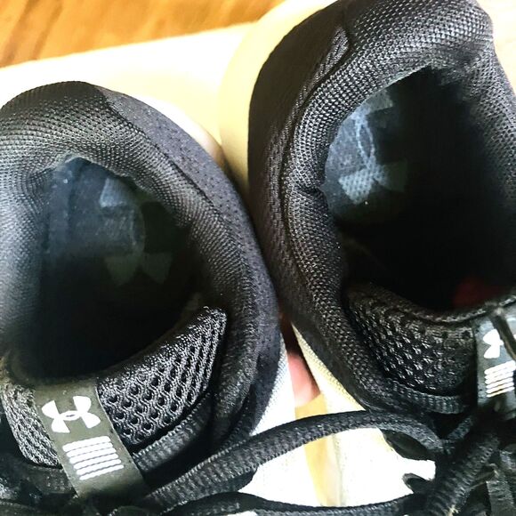 Under Armour Micro G Pursuit Shoes Running Mesh 7.5 Womens Gray Blk 3020221-101 - Picture 14 of 14